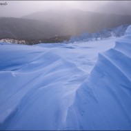 Снег и сопки